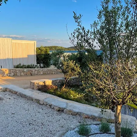 Villa Ohlive Drage